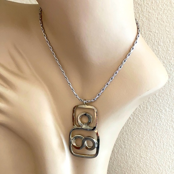 Les Bernard Inc Necklace - Picture 1 of 9